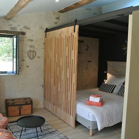 Les Epis Du Vent Bed and Breakfast Adilly Exteriör bild