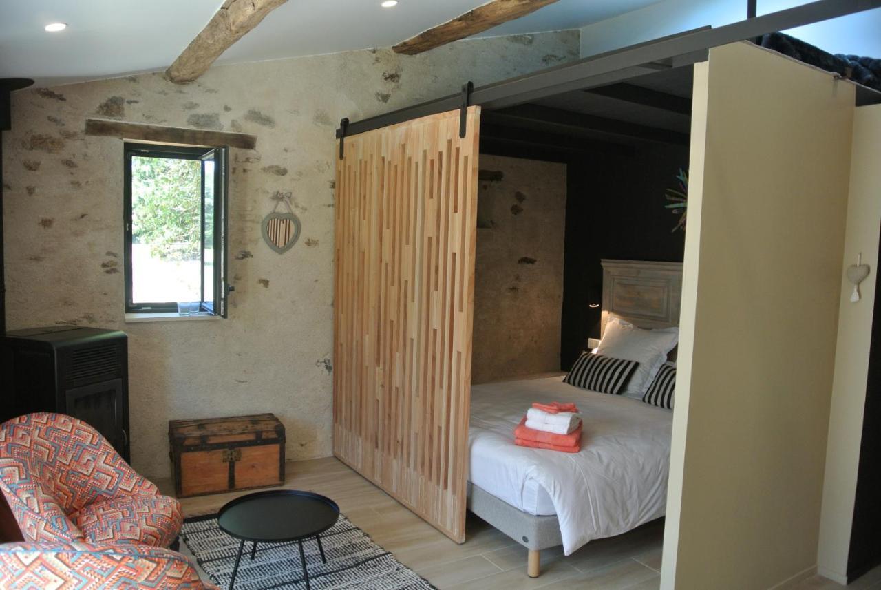 Les Epis Du Vent Bed and Breakfast Adilly Exteriör bild