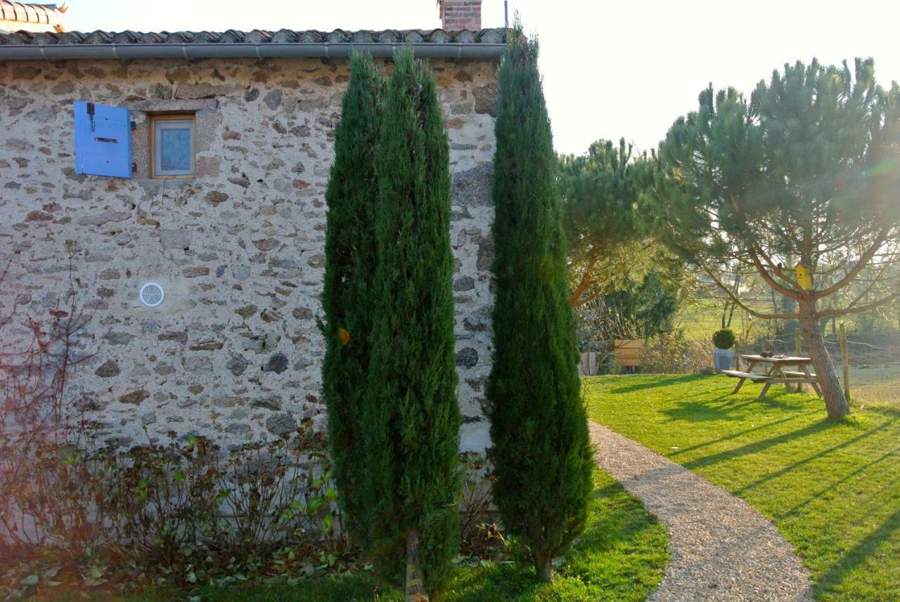 Les Epis Du Vent Bed and Breakfast Adilly Exteriör bild