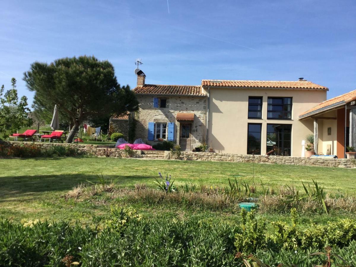 Les Epis Du Vent Bed and Breakfast Adilly Exteriör bild