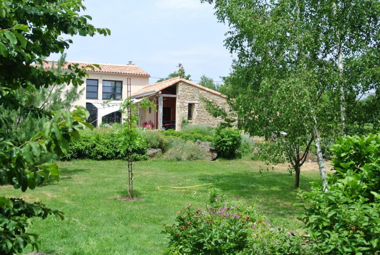 Les Epis Du Vent Bed and Breakfast Adilly Exteriör bild